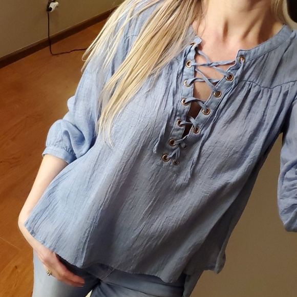 Forever 21 Tops - 3/$15 Forever 21 tie up blouse